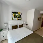 1D Brand New Apartment Downtown Sevilla, Azofaifo Street