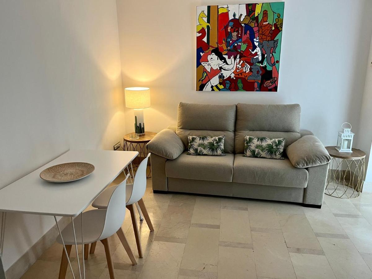 1d Brand New Downtown Sevilla, Azofaifo Street *