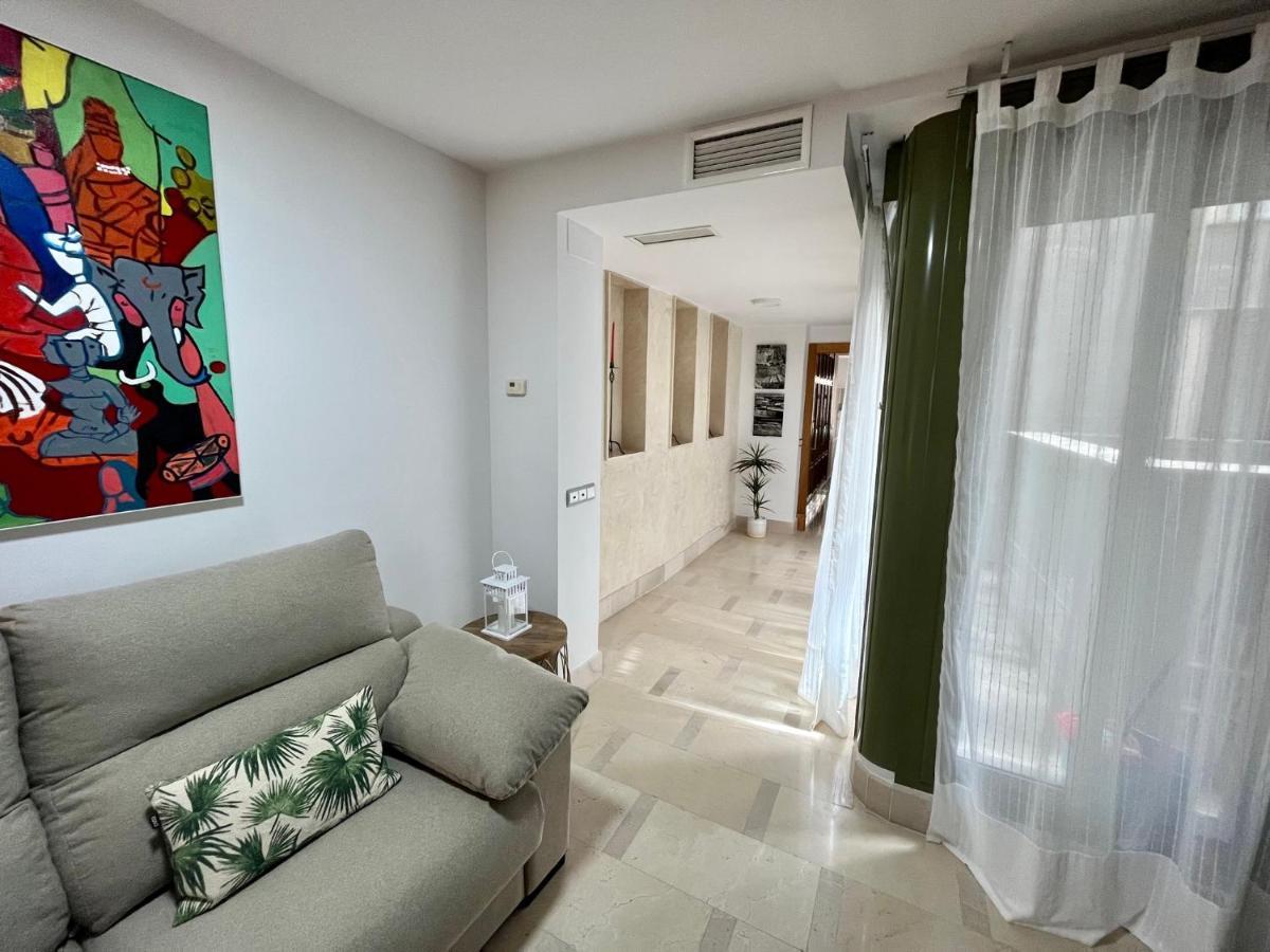 1d Brand New Downtown Sevilla, Azofaifo Street *